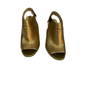 Naturalizer Gold Peep-Toe Heels